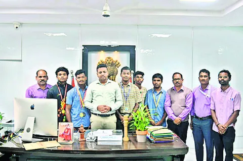 అథ్లెటిక్స్‌ పోటీలకు ఎంపికై న విద్యార్థులకు అభినందన
