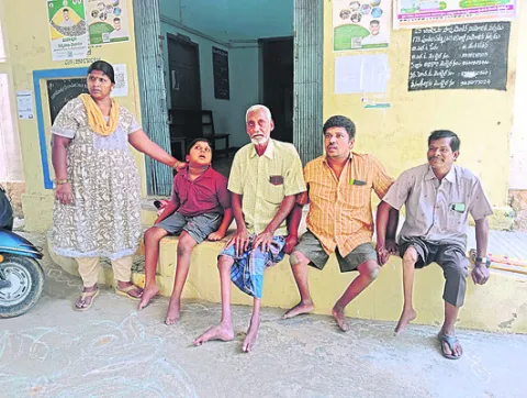 కన్నీళ్లు తెప్పింఛన్‌ 