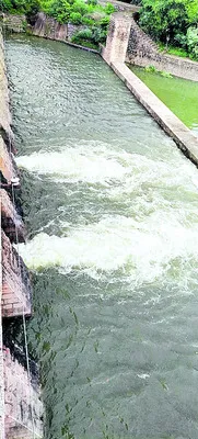 Water flowing into Musi through two gates