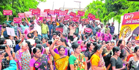 Film workers on strike