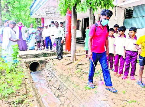 సోషల్‌ వెల్ఫేర్‌ స్కూల్‌ విద్యార్థికి డెంగీ