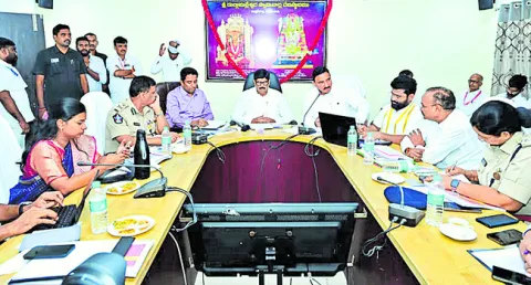 దసరాలో పరిమితంగానే ఆర్జిత సేవలు 