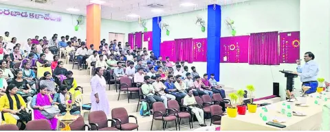సమాజాభివృద్ధికి ఇంజినీరింగ్‌ విద్య కీలకం 