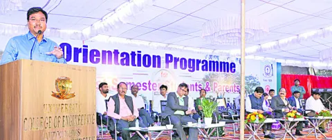 పుస్తకాలు, పత్రికలు చదవండి 
