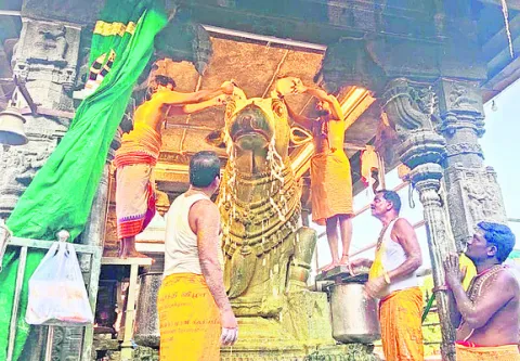 శివాలయాల్లో ప్రదోష పూజలు 