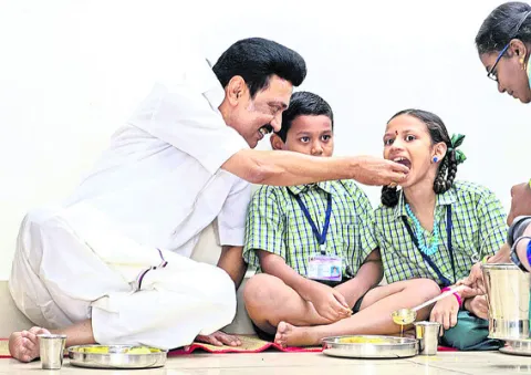 అల్పాహార పథకం మరింత విస్తరణ