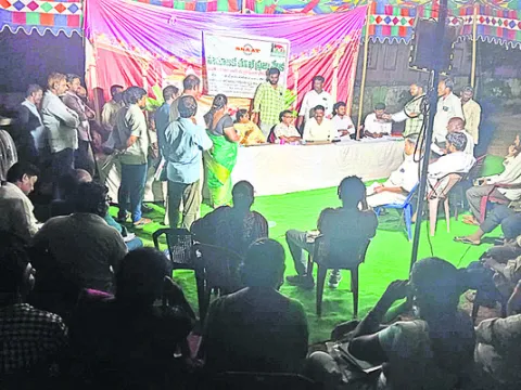 మృతుల పేరిట ఉపాధి వేతనాల చెల్లింపు 