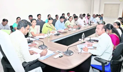 ప్రజలకు మెరుగైన వైద్యం అందించాలి 