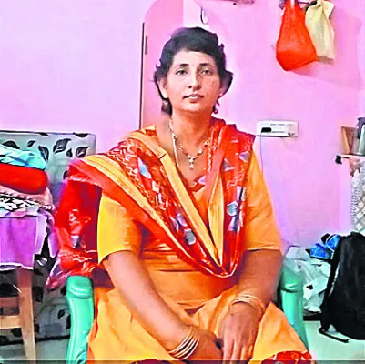 తల్లి నేత్రాలు దానం