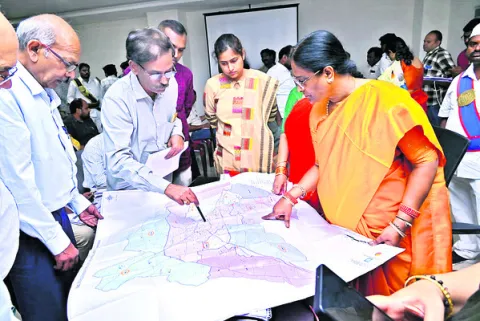 నిర్ణీత గడువులోగా పూర్తి చేయాలి