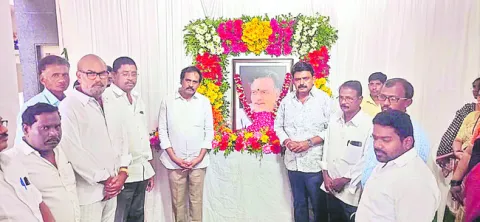 కన్నబాబుకు పేర్ని నాని పరామర్శ