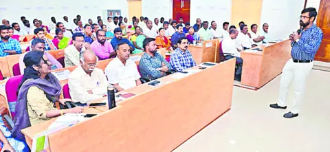 గృహ నిర్మాణాలను వేగవంతం చేయండి