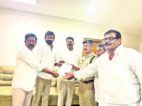 పాలనను గాలికొదిలి.. కక్షసాధింపులకే పరిమితం 