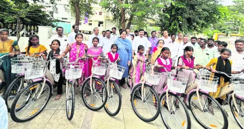 సీవీఆర్‌ ఆశయ సాధనకు కృషి 