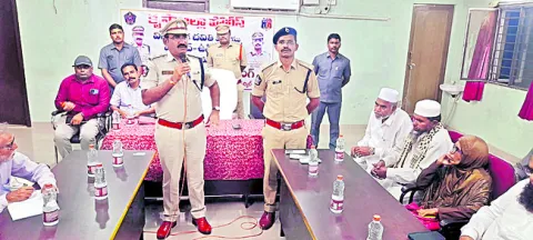 శ్రమను మరచి సేదతీరడానికే పండుగలు 