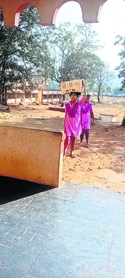 అడ్డతీగల ఆశ్రమ పాఠశాలలో వెట్టిచాకిరీ
