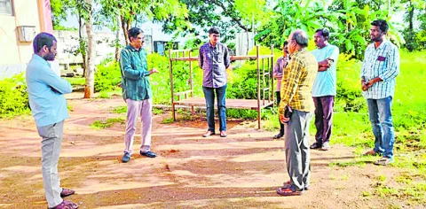 పల్లెలు మురిసేలా..