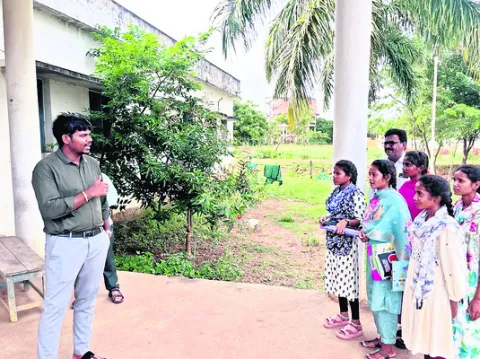 పుస్తక పఠనంతో లక్ష్య సాధన