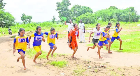 అథ్లెటిక్స్‌ చాంపియన్‌షిప్‌ పోటీలు