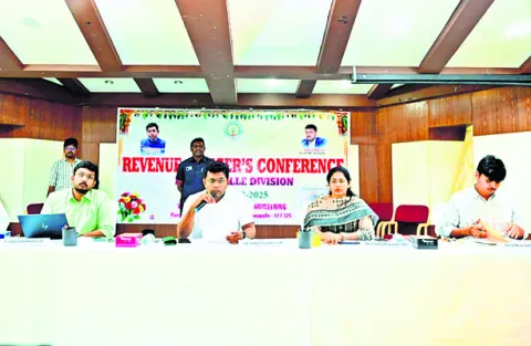 ప్రభుత్వ భూముల ఆక్రమణలపై ఉక్కుపాదం 