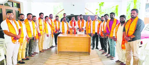 హిందూ ఉత్సవ సమితికి అండ 