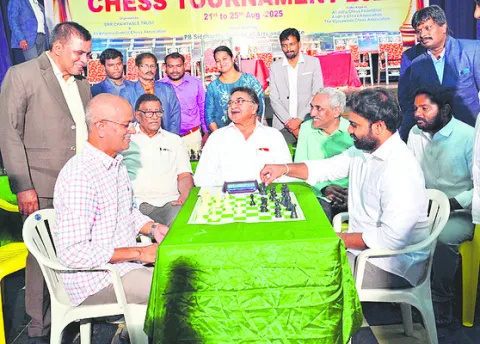 శాప్‌ చైర్మన్‌ రవినాయుడు 
