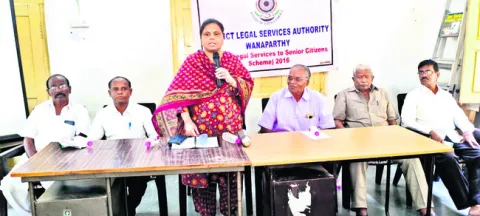 వృద్ధ తల్లిదండ్రులను విస్మరిస్తే చర్యలు 