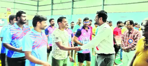 ఒత్తిడిని అధిగమించేందుకే క్రీడలు 