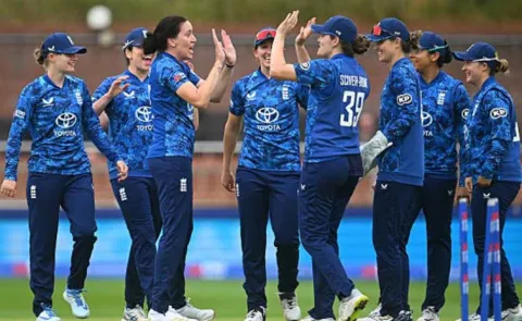 Heather Knight back as England name spin-heavy squad for 2025 Womens WC