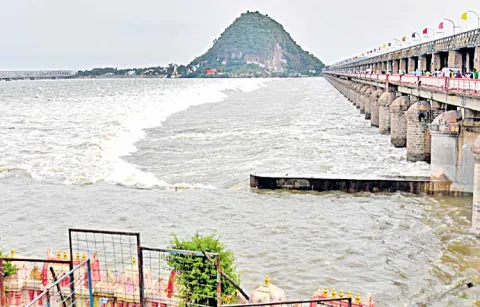 Krishna and Godavari rivers have become turbulent due to heavy rains