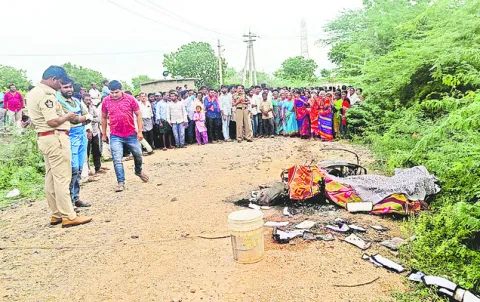 అమ్మానాన్నకు తెలియకుండా..   పోలీసులకు చిక్కకుండా..! 
