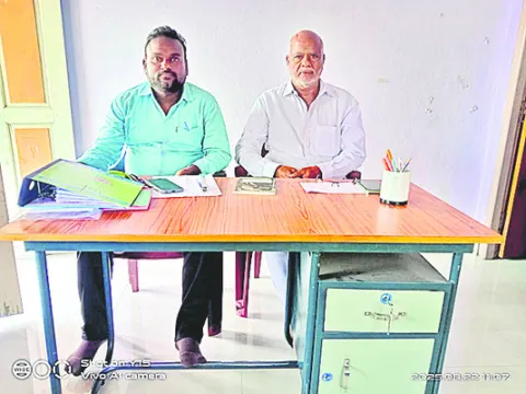 ఆక్వా రైతులను ప్రభుత్వాలు ఆదుకోవాలి