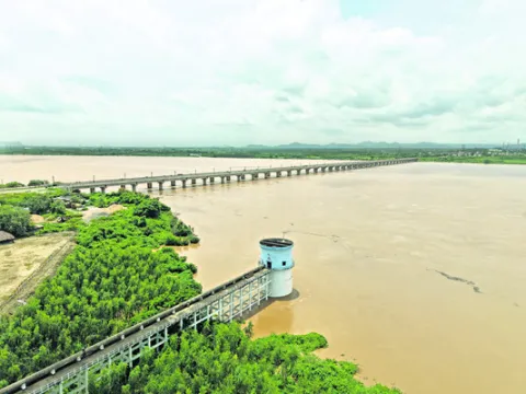 నిలకడగా గోదావరి