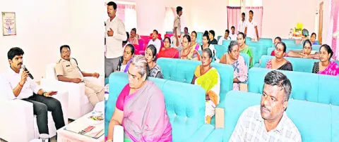 వ్యాపార వేత్తలుగా ఎదగాలి