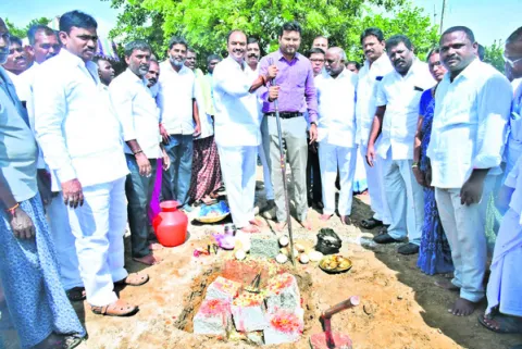 అభివృద్ధికి పెద్దపీట 