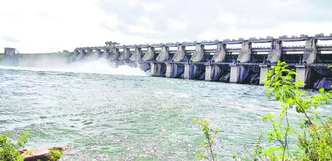 విద్యార్థులకు అల్పాహారం 

