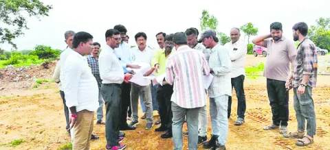 వేగంగా అభివృద్ధి పనులు 