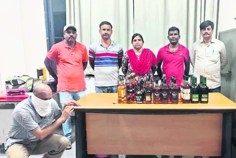25లీటర్ల ఆర్మీ మద్యం బాటిల్స్‌ సీజ్‌ 