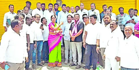 కొరత పేరుతో దందా