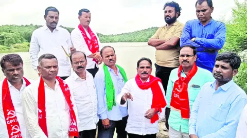 భూనిర్వాసితులకు ఎకరాకు రూ.35 లక్షలివ్వాలి 