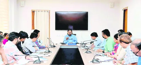విద్యాబోధనపై దృష్టి
