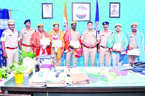 కానిస్టేబుల్‌ ఉద్యోగాలు సాధించిన హోంగార్డులకు అభినందనలు
