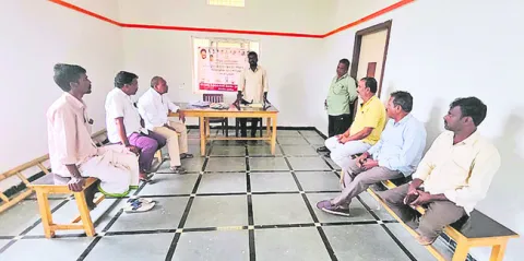 పంచాయతీ కార్యదర్శి నిర్లక్ష్యం 