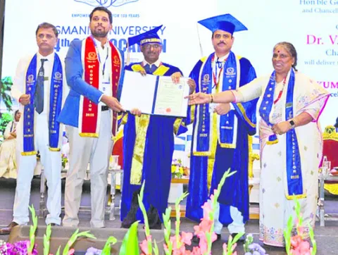 ఉద్యమకారుడికి పీహెచ్‌డీ పట్టా 