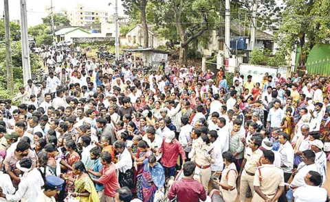 Farmers Agitation Over Urea Shortage