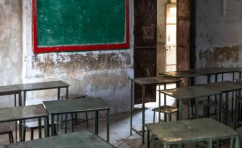 8 Year Old Spends Night In School With Head Stuck In Window Grill After Staff Locks Her Inside