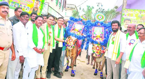 ● నేత్రపర్వంగా ఎద్దుల జాతర ● తాంసిలో అధికారికంగా పొలాల 