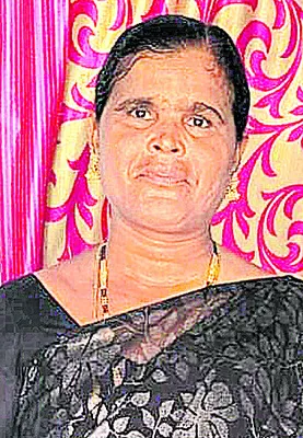 రోడ్డు ప్రమాదంలో మహిళ మృతి 