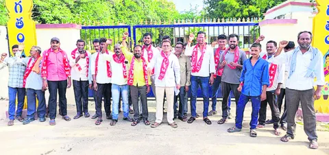 లాభాల్లో 40 శాతం వాటా చెల్లించాలి