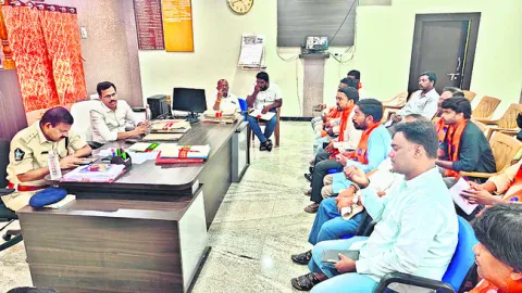 ప్రశాంత వాతావరణంలో ఉత్సవాలు జరుపుకోండి 